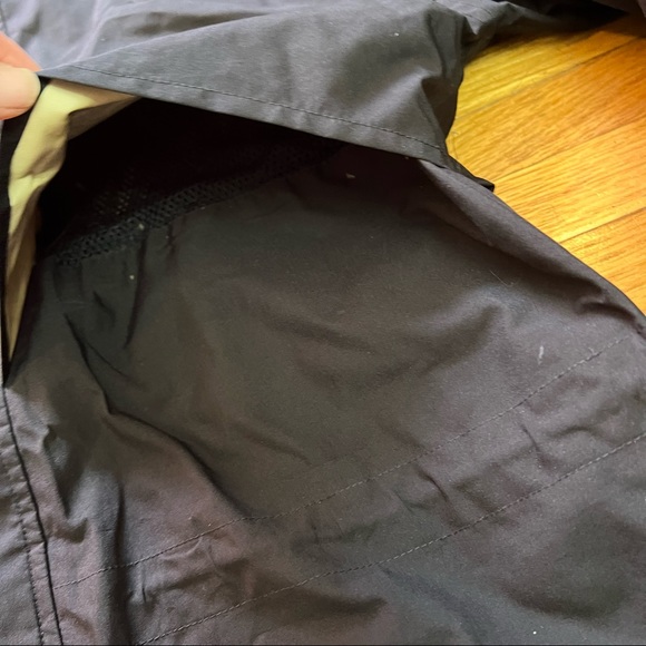 Eddie Bauer Small Gore-Tex Hooded Rain Coat Black Waterproof Light Vented - Picture 3 of 9